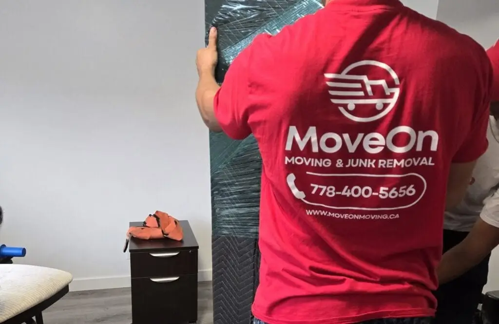 MoveOn Moving & Junk Removal Team